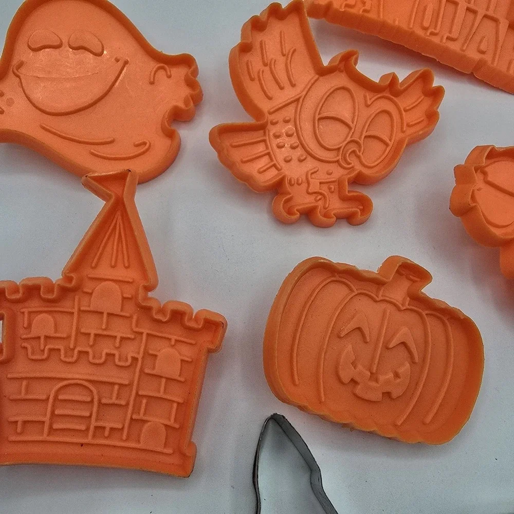 Vtg Spooky Cookie Cutters Set Halloween Baking Christmas Metal Plastic Owl Devil